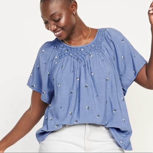 Old navy top - Picture 5 of 6
